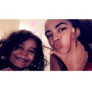 Meet your Posher, Kayla